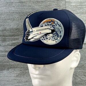VTG Kennedy Space Center Shuttle NASA Snapback Mesh Foam Trucker Hat Textured